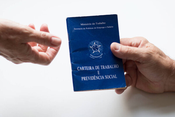 Бразильский трудовой портфель. Карта "Работа и социальное обеспечение" на португальском языке
