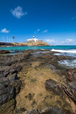 Barra Deniz Feneri 'nin manzarası. Salvador Bahia Brezilya 'dan kartpostal.