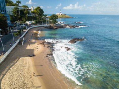 Salvador Bahia Brezilya 'daki Barra sahilinin insansız hava aracı görüntüsü.
