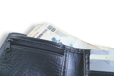 Arjantin paralı siyah cüzdan. Banknote Arjantin parası. Beyaz arka planda izole edilmiş. Finans kavramı