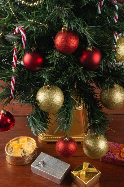 Decoración Tradicional Navidad Árbol Navidad Con Decoraciones —  Fotos de Stock