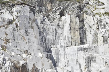 Bir taş ocağı Carrara mermer duvar