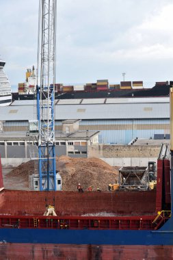 Lavori al porto reklamı