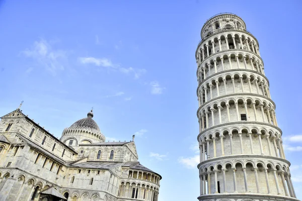 Pise con torre e cattedrale — Photo