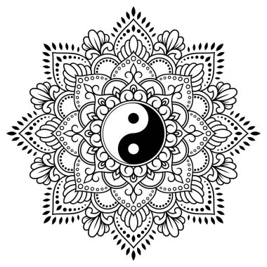 Kına Mehndi, dövme, dekorasyon için mandala şeklinde dairesel desende. Yin-yang el ile oryantal tarzda Dekoratif süsleme sembolü çizilmiş. Boyama kitabı sayfası.