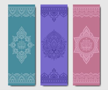 Yoga minderleri dizaynı. Dekorasyon spor malzemeleri için doğu tarzı çiçek deseni. Ruhani huzur için renkli etnik Hint süslemeleri. Kartvizit dekoru, poster, kınalı dövme.