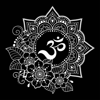 Henna, Mehndi, dövme, dekorasyon için Mandala şeklinde dairesel desen. Antik Hindu mantra OM ile oryantal tarzda Dekoratif süsleme. Anahat Doodle vektör illüstrasyon.