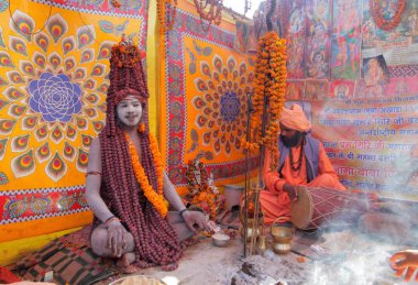 Yerel halkın Kumbh Mela festival Hindistan, Uttar Pradesh eyaletinde Allahabad yakınındaki