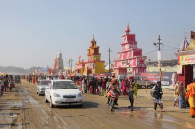 Yerel halkın Kumbh Mela festival Hindistan, Uttar Pradesh eyaletinde Allahabad yakınındaki