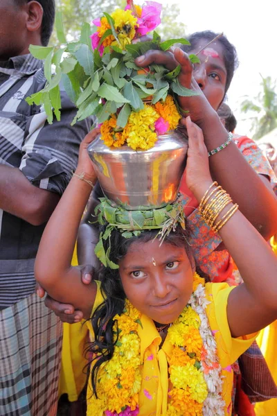 タミルナドゥ州 Chidambaranathapuram 村で地元の人々 — ストック写真