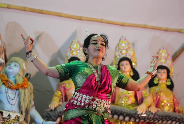 Kumbh Mela 축제에서 사람들 — 스톡 사진