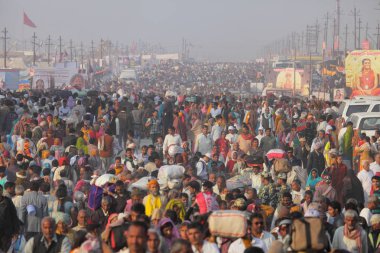  Kalabalık Kumbh Mela Festival, dünyanın en büyük dini toplama, Allahabad, Uttar Pradesh, Hindistan.