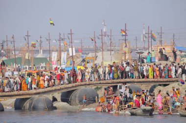  Kalabalık Kumbh Mela Festival, dünyanın en büyük dini toplama, Allahabad, Uttar Pradesh, Hindistan.
