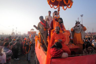  Kalabalık Kumbh Mela Festival, dünyanın en büyük dini toplama, Allahabad, Uttar Pradesh, Hindistan.