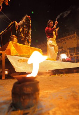 kimliği belirsiz yerel halkın Kumbh Mela Festival yakınındaki Allahabad, Hindistan