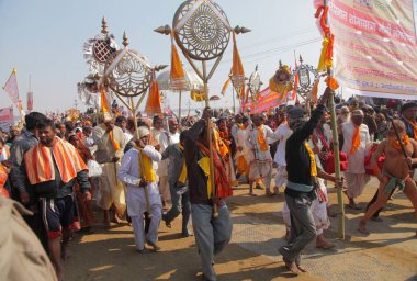  Kalabalık Kumbh Mela Festival, dünyanın en büyük dini toplama, Allahabad, Uttar Pradesh, Hindistan.
