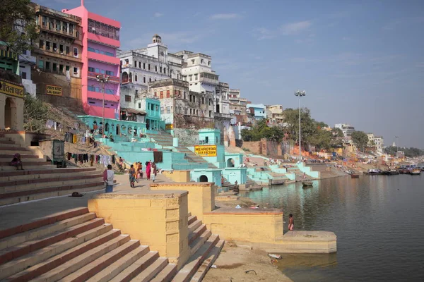 Pessoas Roupas Lavadas Secando Luz Sol Nos Ghats Varanasi Índia — Fotografia de Stock