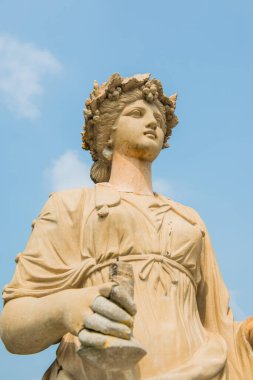 Tayland 'daki Bang Pa-In Sarayı' ndaki eski heykel..