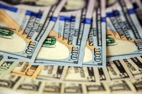 Yüz dolar faturaları, küçük mezhepleri hayranı vardır. Yakın çekim.
