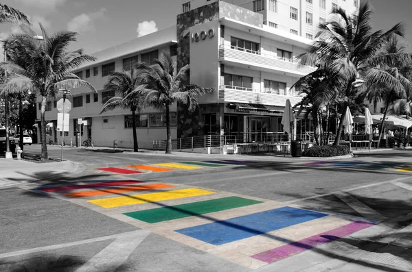 Miami. Yaya geçidi okyanus Dr Palace Bar önünde üzerinde.