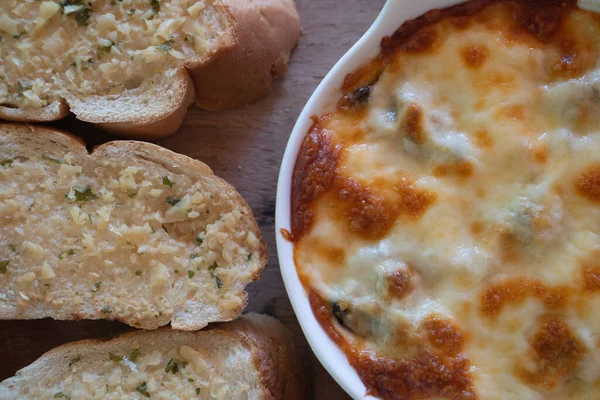 Visto Dall Alto Burro Pane All Aglio Oltre Alle Vongole — Foto Stock