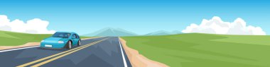 Sedan arabasının manzarası asfalt yolun ilerisinde düz yolda. Tepelerdeki yeşil alanların geniş açık alanı. Arkadaki bulutlar mavi gökyüzünün altında bir afiş olarak.
