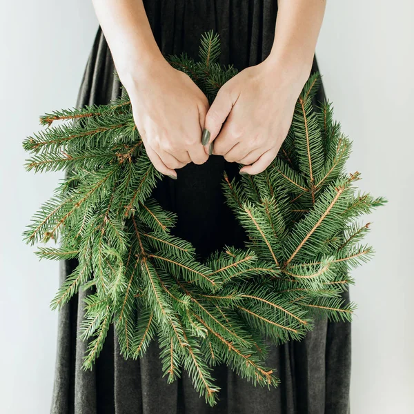 Young Woman Hold Wreath Frame Made Fir Branches Christmas New — Stock Photo, Image