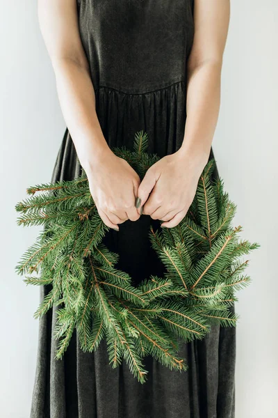 Young Woman Hold Wreath Frame Made Fir Branches Christmas New — Stock Photo, Image
