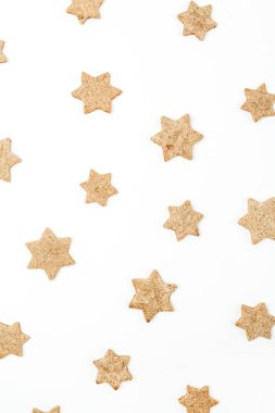 Zencefilli kurabiye desen beyaz arka plan üzerinde. Düz yatıyordu, en iyi görünüm Noel, yeni yıl en az gıda kavramı.