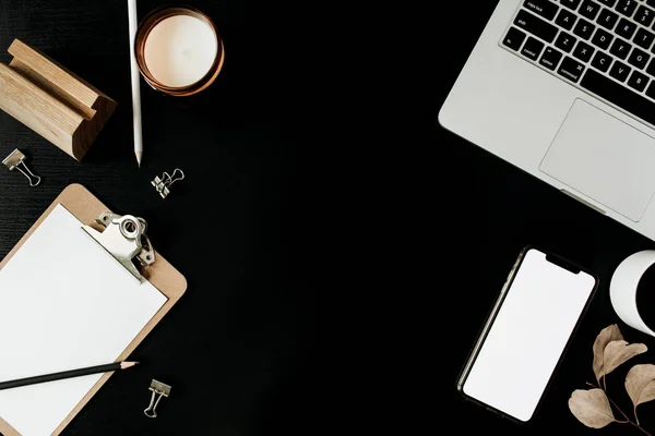 Frame Van Klembord Laptop Mobiele Telefoon Met Scherm Van Ruimte — Stockfoto