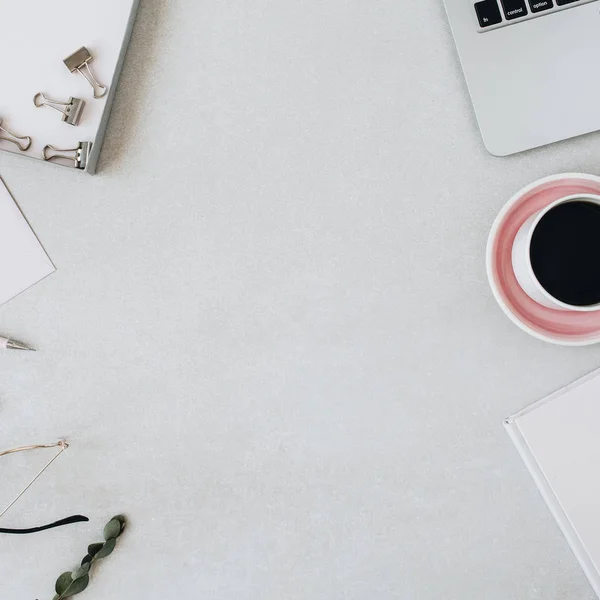 Frame Mockup Copy Space Freelancer Home Office Desk Workspace Laptop — Stock Photo, Image