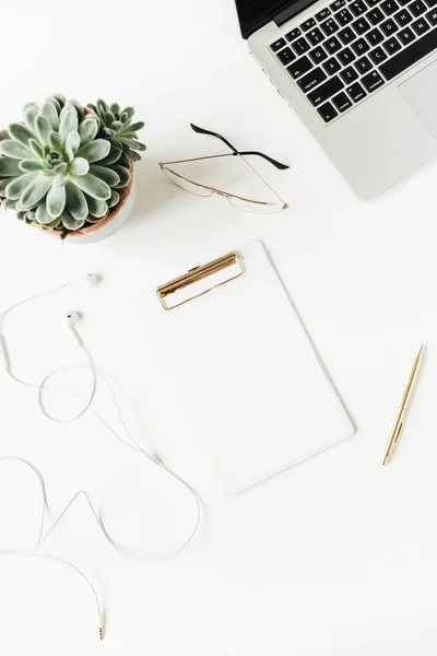 Home Office Espaço Trabalho Mesa Com Clipboard Espaço Branco Cópia — Fotografia de Stock