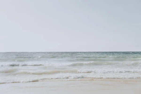 Bela Vista Praia Tropical Com Areia Branca Mar Azul Com — Fotografia de Stock