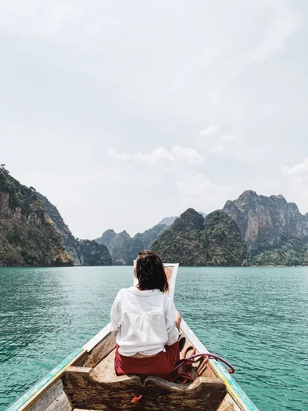 Young Woman Red Skirt White Blouse Sitting Wooden Boat Watching — Stock Photo, Image