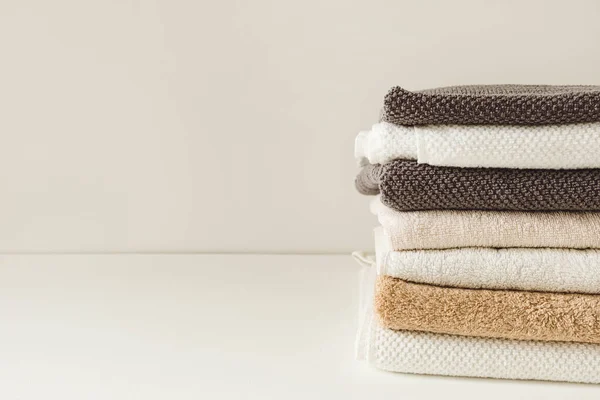 Folded Bath Towels Stack Wellness Treatment Hygiene Concept — Stock Photo, Image
