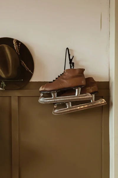 Ice Skates Hat Hang Wall Hipster Minimalist Concept — Stock Photo, Image