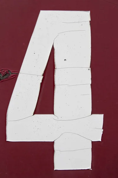 dört grungy yüzey, sayı 4, boyalı numara gemide dört, eski etiket numarası