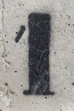 Beton duvar, bir numara, 1 numaralı şablonda boyalı bir numara