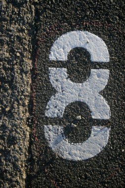 Sekiz numara boyalı şablonda roadl, sekiz numara, sayı 8