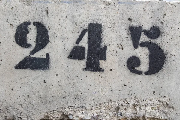 iki yüz kırk beş numara boyalı şablonda beton duvar, 245