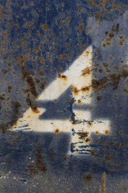 paslı mavi metal, nuber 4 4 numaralı beyaz boyalı