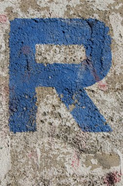  kirli duvar, harf e boyalı mektup