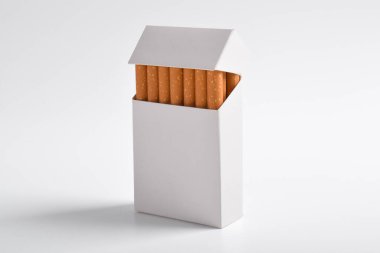 sigara kutusu beyaz arkaplanda izole
