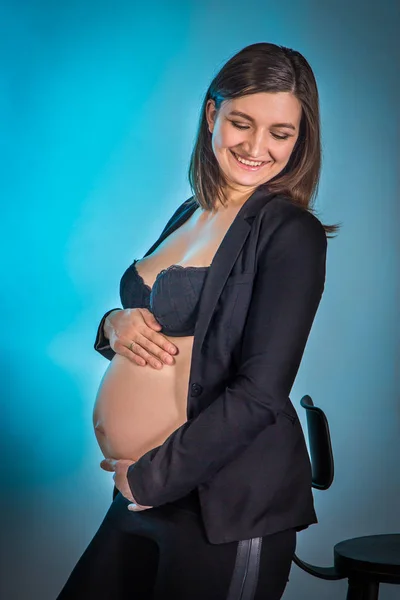 Ung Flicka Väntar Ett Barn — Stockfoto