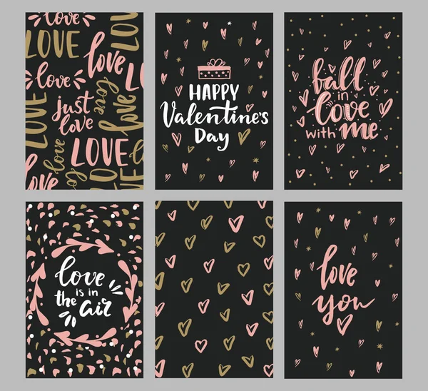 Jeu de cartes de souhaits du jour de Valentin avec des mots de voeux manuscrits et des traits de pinceau texturés décoratifs sur fond noir — Image vectorielle