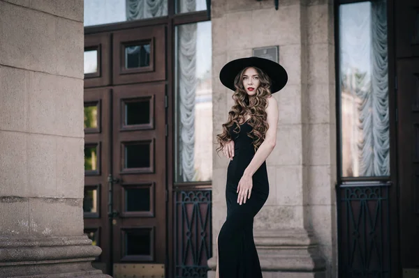 Chica Ucraniana Vestido Negro Aire Libre Sombrero — Foto de Stock