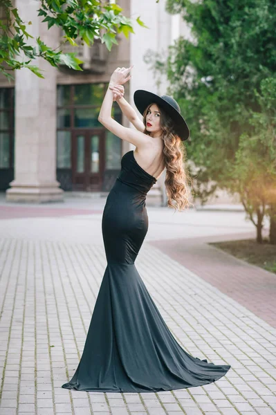 Menina Ucraniana Vestido Preto Livre Chapéu — Fotografia de Stock