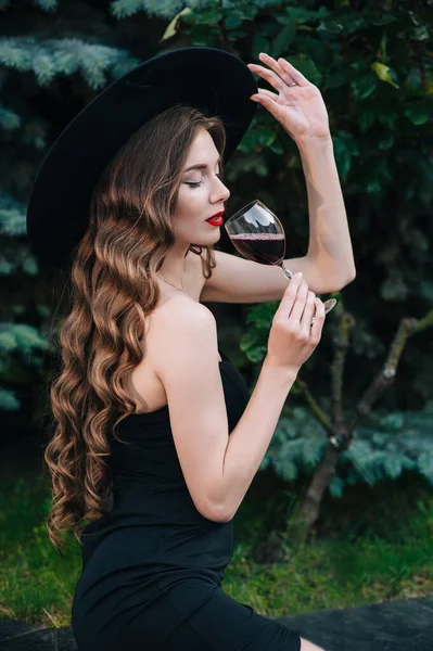 Ukrainian Girl Black Dress Outdoors Hat Glass Red Wine — Stock Photo, Image