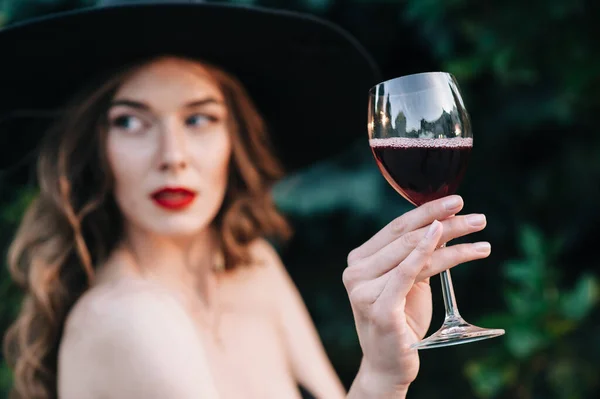 Ukrainian Girl Black Dress Outdoors Hat Glass Red Wine — Stock Photo, Image