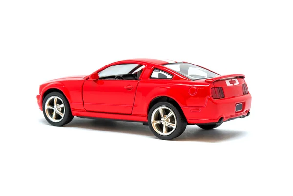 Foto Pequeno Carro Modelo Brinquedo Vermelho Isolado Fundo Branco — Fotografia de Stock